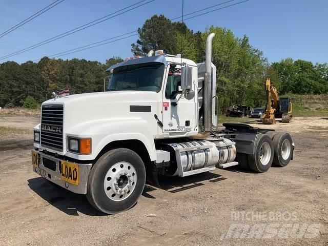 Mack CHU613 Prime Movers