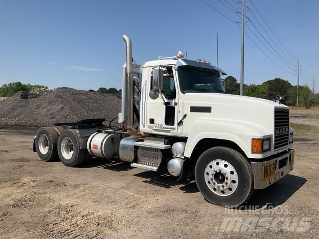 Mack CHU613 Prime Movers