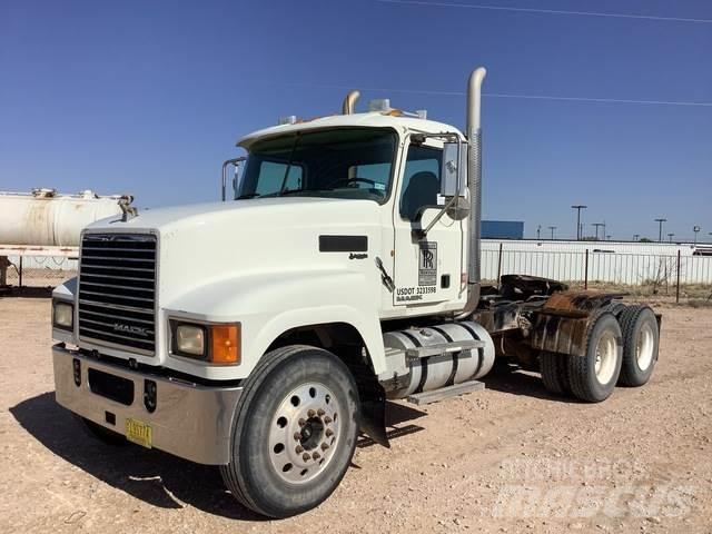 Mack CHU613 Prime Movers