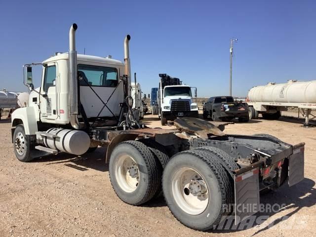 Mack CHU613 Prime Movers