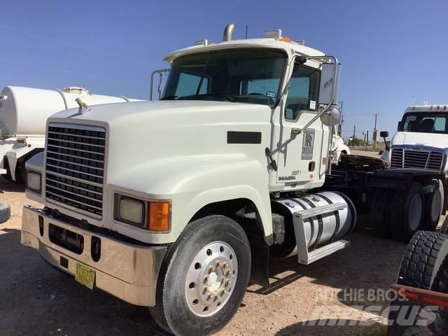 Mack CHU613 Prime Movers
