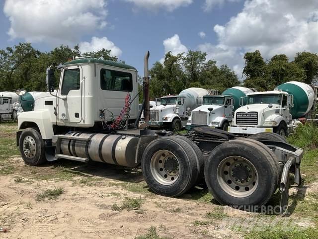 Mack CHU613 Prime Movers