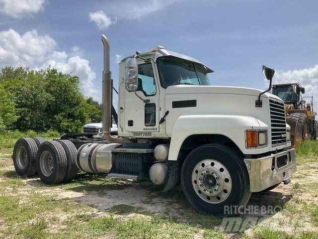 Mack CHU613 Prime Movers