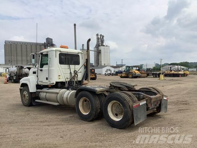 Mack CHU613 Prime Movers