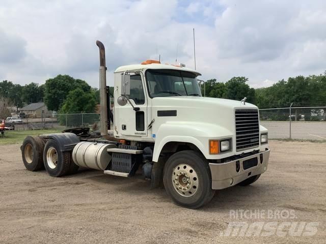 Mack CHU613 Prime Movers