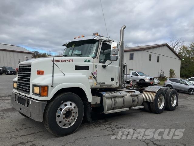Mack CHU613 Prime Movers
