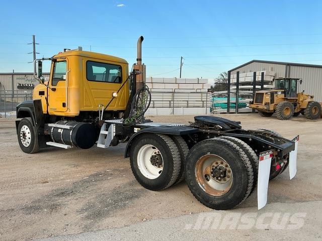 Mack CHU613 Prime Movers