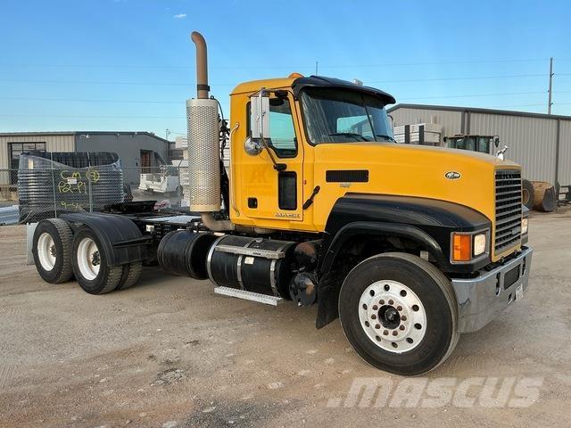 Mack CHU613 Prime Movers