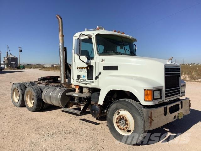 Mack CHU613 Prime Movers