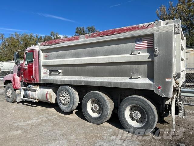 Mack CHU613 Tipper trucks