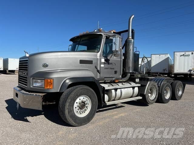 Mack CL713 Prime Movers