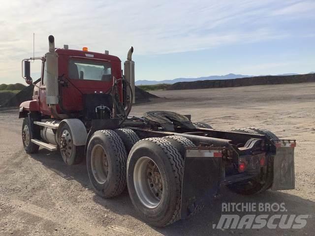 Mack CL733 Prime Movers