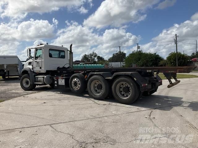 Mack CT713 Skip bin truck