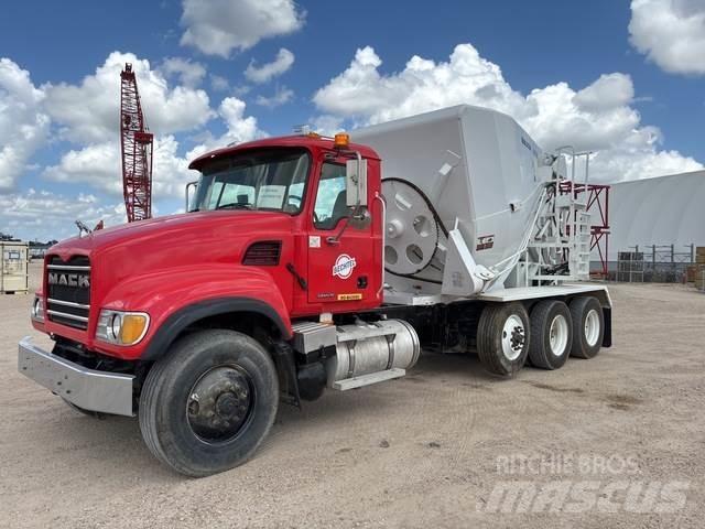 Mack CV700 Other trucks
