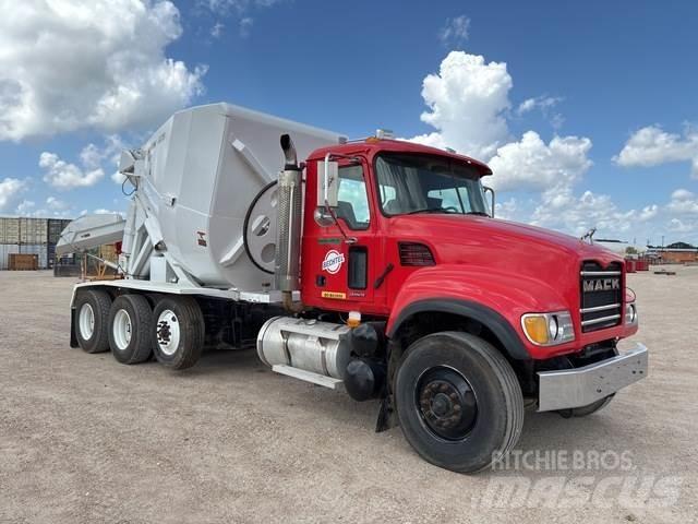 Mack CV700 Other trucks