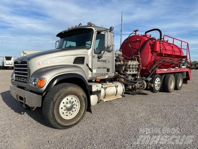 Mack CV713 Other