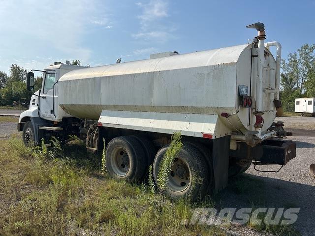 Mack CXN612 Water bowser