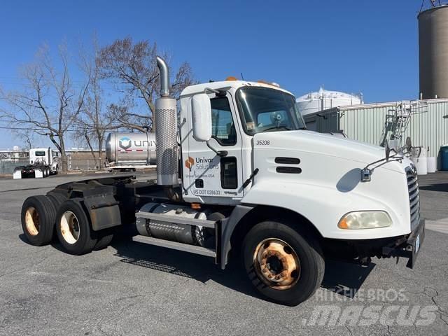 Mack CXN613 Prime Movers