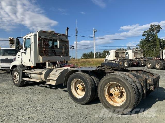 Mack CXN613 Prime Movers