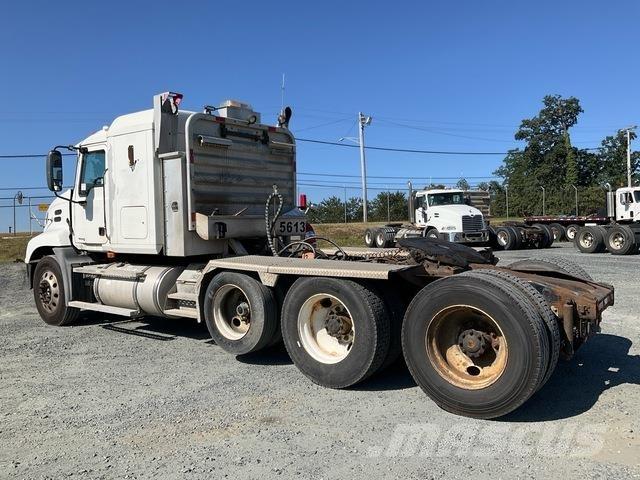 Mack CXN613 Prime Movers