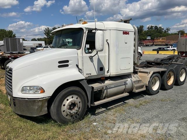 Mack CXN613 Prime Movers