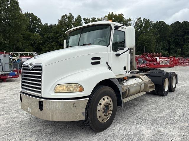 Mack CXN613 Prime Movers