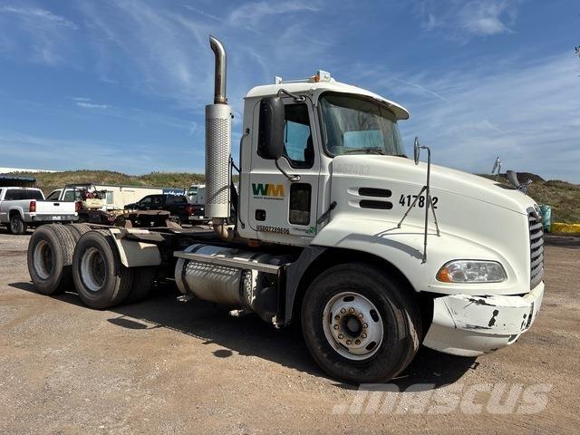 Mack CXN613 Prime Movers