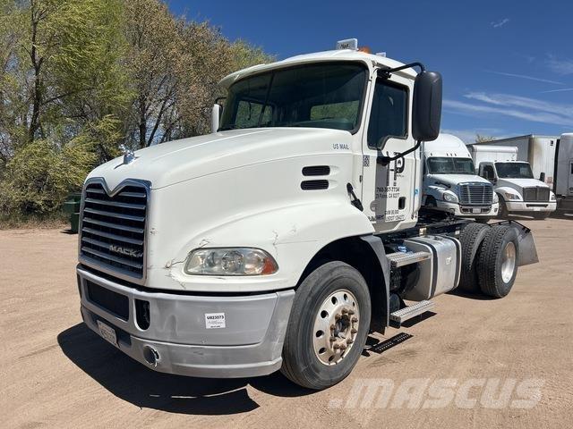 Mack CXU612 Prime Movers