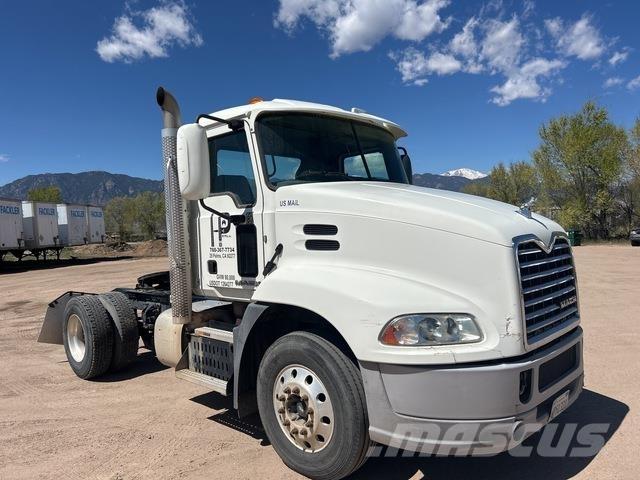 Mack CXU612 Prime Movers