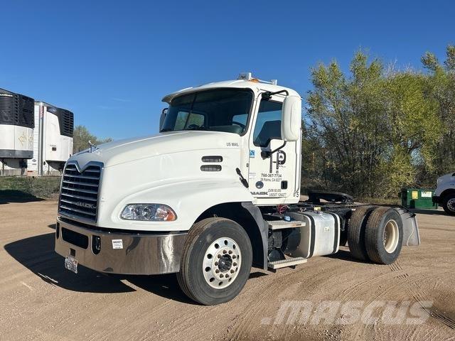 Mack CXU612 Prime Movers