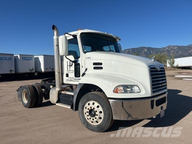 Mack CXU612 Prime Movers
