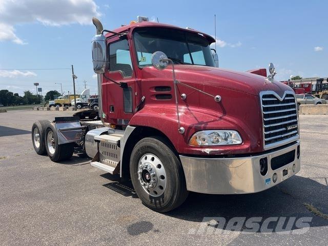 Mack CXU612 Prime Movers