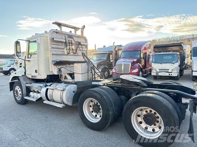 Mack CXU613 Prime Movers
