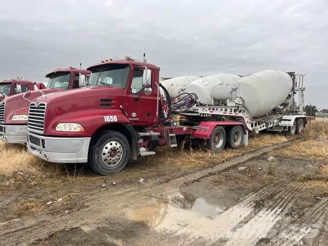 Mack CXU613 Prime Movers