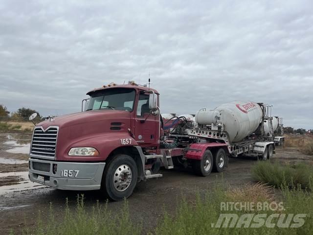 Mack CXU613 Prime Movers