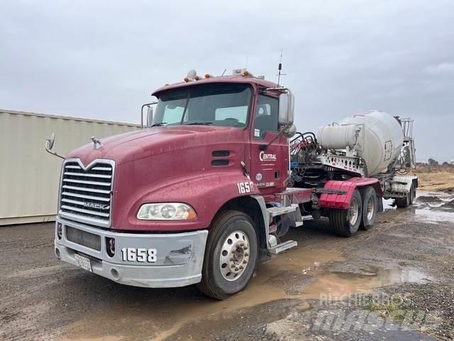 Mack CXU613 Prime Movers