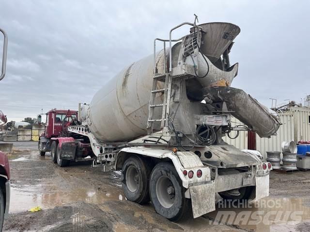 Mack CXU613 Prime Movers