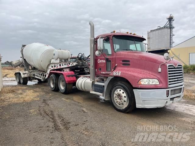 Mack CXU613 Prime Movers