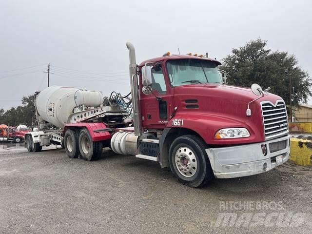 Mack CXU613 Prime Movers