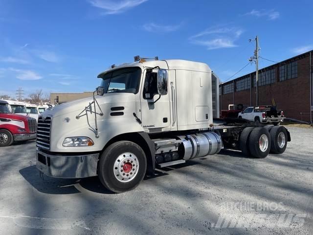 Mack CXU613 Prime Movers