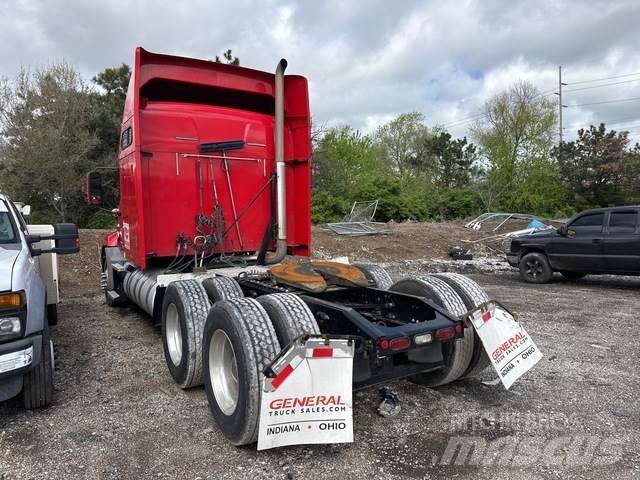 Mack CXU613 Prime Movers
