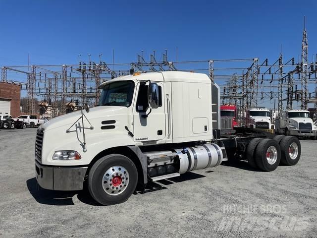 Mack CXU613 Prime Movers