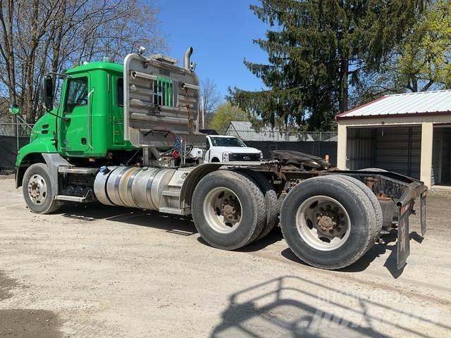 Mack CXU613 Prime Movers