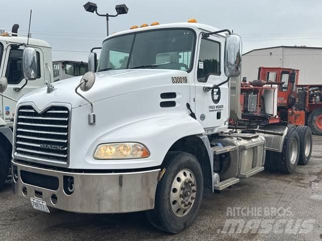 Mack CXU613 Prime Movers
