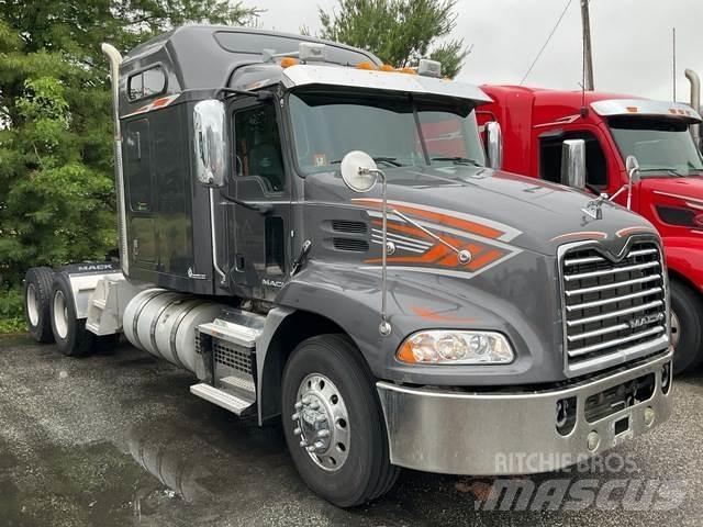 Mack CXU613 Prime Movers
