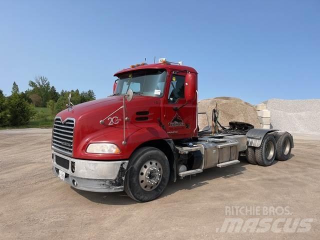 Mack CXU613 Prime Movers