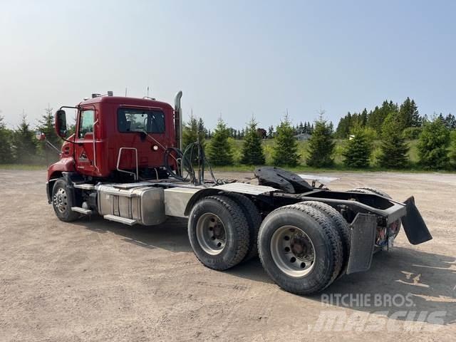 Mack CXU613 Prime Movers