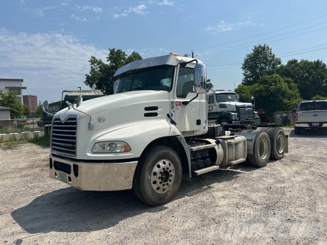 Mack CXU613 Prime Movers
