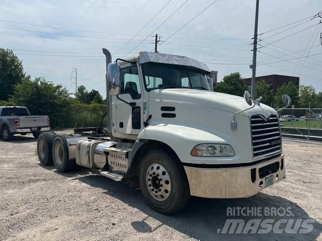Mack CXU613 Prime Movers
