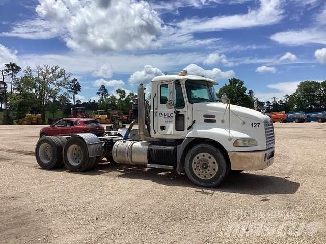 Mack CXU613 Prime Movers